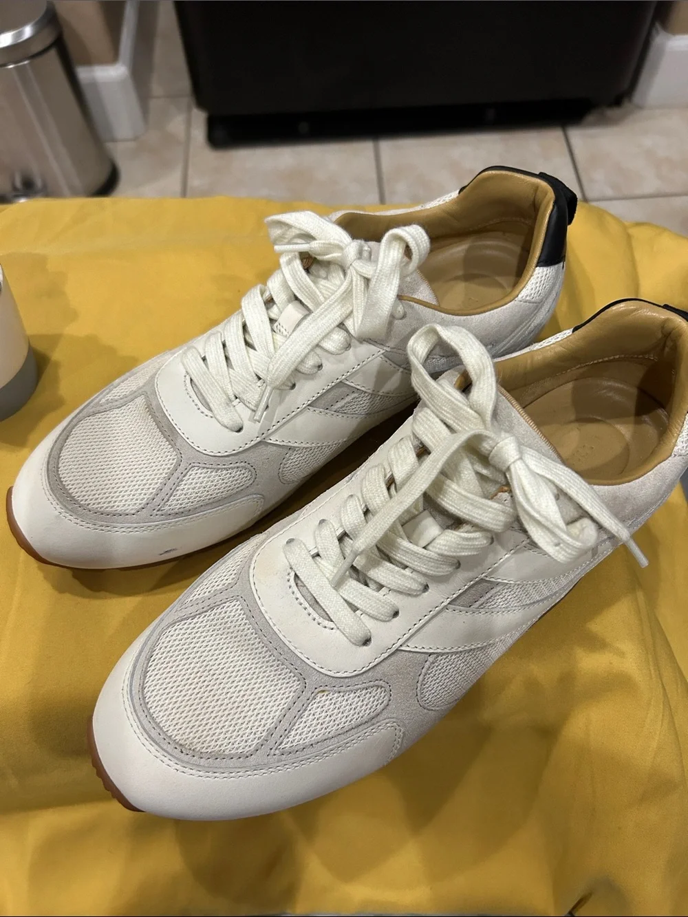 Vince Camuto women’s Cream & Black Low-Top Mesh Leather Sneakers